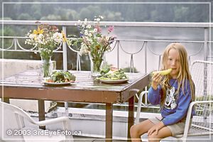 Kaelin eating on Patio, 3rdeyefoto.com